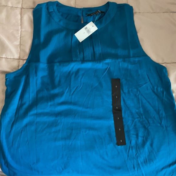 Banana Republic sleeveless top - Picture 2 of 3